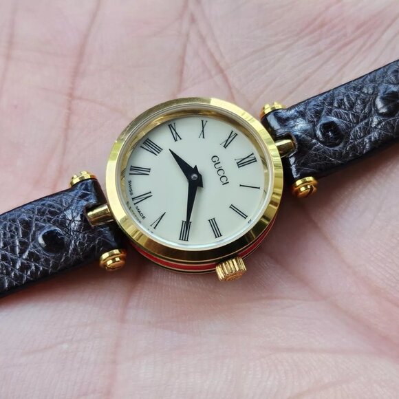 Gucci Ladies Wristwatch Gold Tone Case Brown Leather Strap Swiss Made Watch auth main image 15
